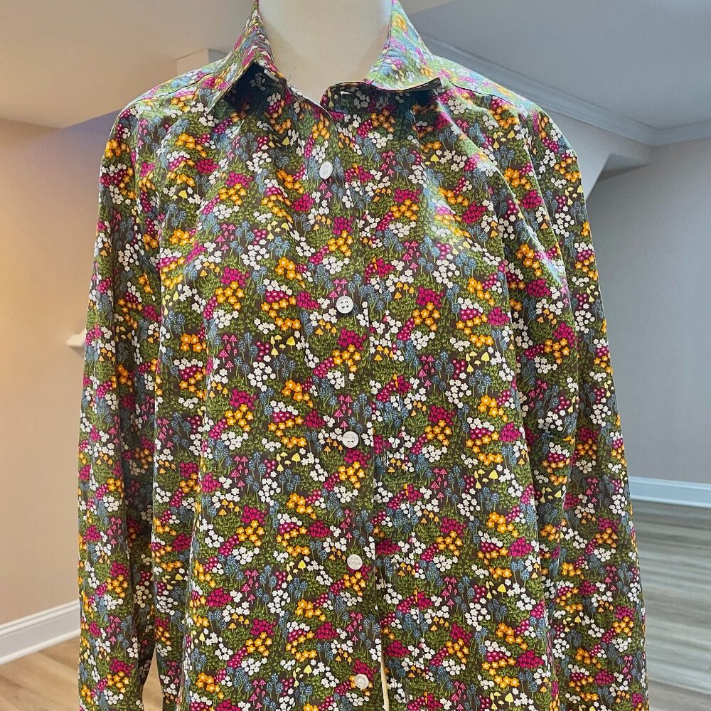 GFW Button Up Shirt, size 16